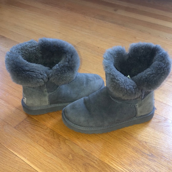 Uggs - Picture 2 of 5